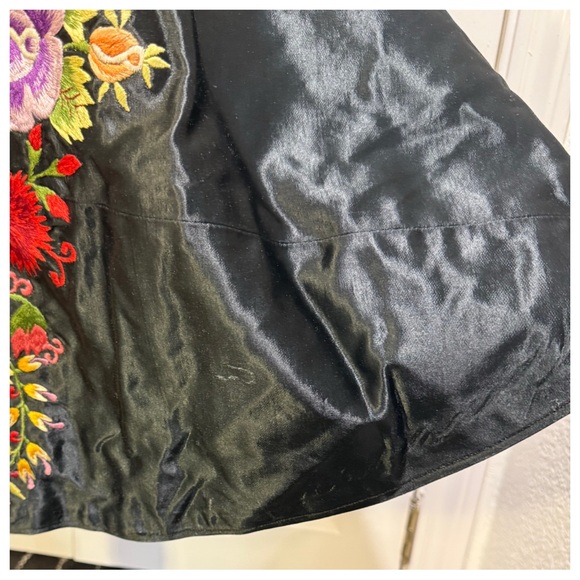 50’s Embroidered Satin Matador Cape,
ENRIQUETA MARCEN (LA MAESTRA) - Picture 12 of 16